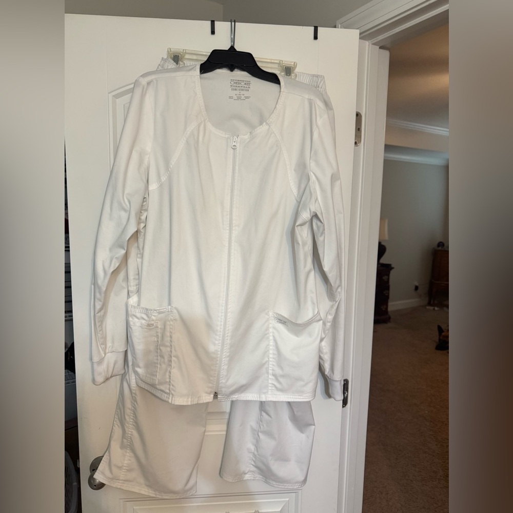 Scrub set - Picture 4 of 5